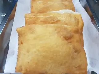Panzerotto - pomodoro, mozzarella, prosciutto