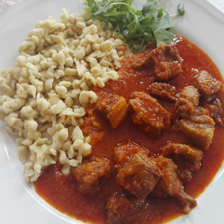 Guiso De Cerdo Con Spaetzle