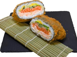 Sushi Burger z Surowym Łososiem