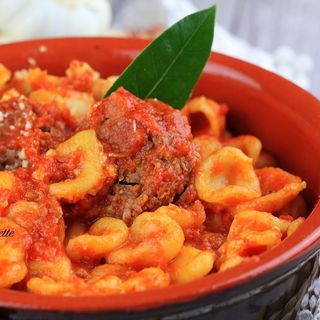 ORECCHIETTE FRESCHE AL RAGU' DI BRASCIOLA