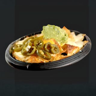 Nachos Con Queso y Guacamole