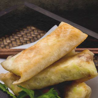 Involtini primavera con gamberi, calamari e verdure 2 pezzi