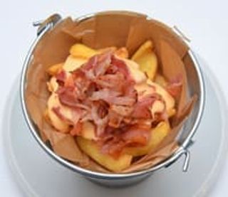 Patate fritte al cheddar e bacon