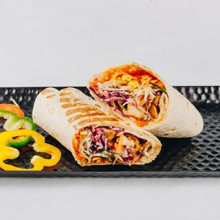 Sweet chilli tortilja + pomfrit