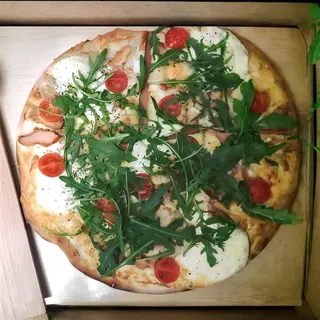 Chicken Caprese 32cm