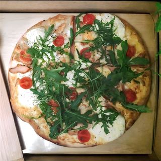 Chicken Caprese 32cm