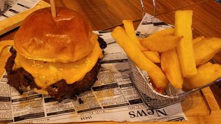 Menú hamburguesa clásica smash