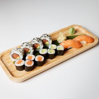 01.Tabla De Sushi (14 Pzs.)