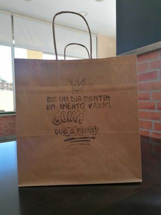 Saco de papel c/asas