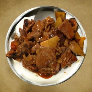 Ternera Con Setas Chinas y Bambú