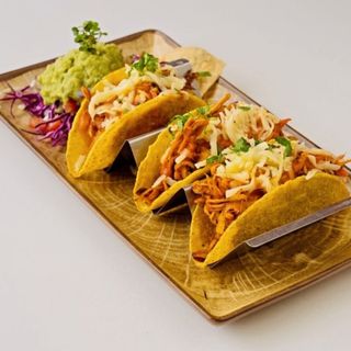 Taco de carnita (3 Uds.)