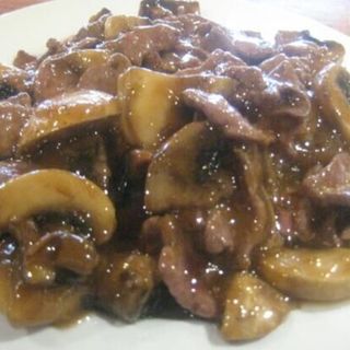 70. Ternera Con Champiñón