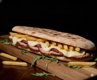 Porchetta, provola e patatine