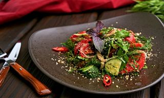 კიტრი პომიდვრის სალათი ნიგვზით 1 პორცია