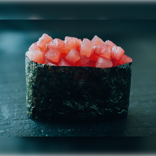 Гункан з тунцем (1шт/40г)