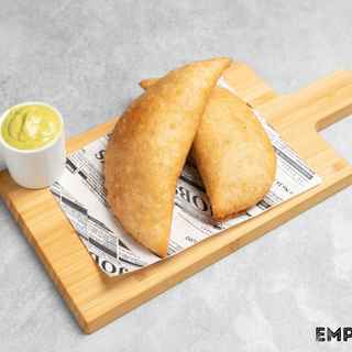 Empanada de carne de ternera con alubias negras y plátano (1 ud.)