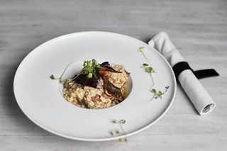 Beef risotto sa šumskim naglaskom