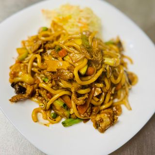Makaron udon z wołowiną