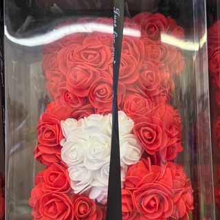 Ursuleț din trandafiri de săpun roșii 