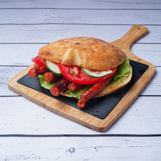 Dimljena roštiljska kobasica