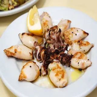 Ración De Sepia A La Plancha Y Patatas