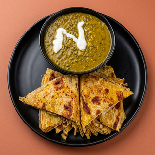 Ndengu za Nazi with 2 Chapatis