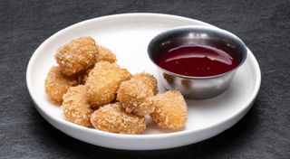 Сир Брi з соусом зі смородини