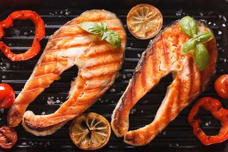 Филе форели с овощами на гриле