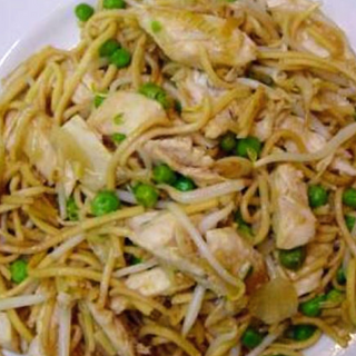 Fideos Fritos Con Pollo