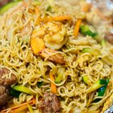 75A. Tallarines con tres delicias a la plancha