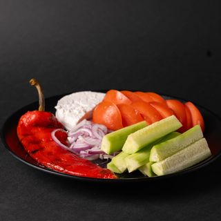 Салата българска по наш стил (400г)