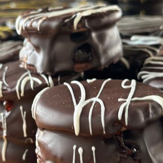 Alfajor De Fresa Y Chocolate