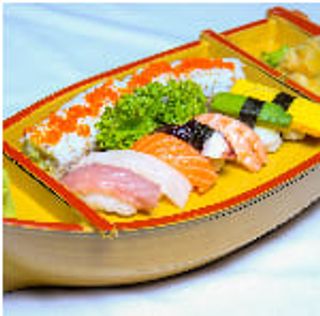 Yujo Sushi Sampler 15 Pieces