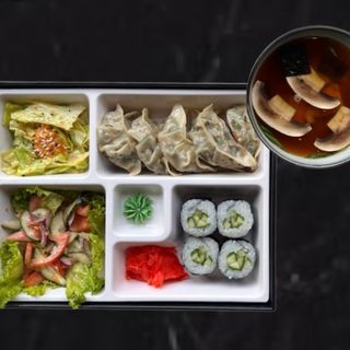 Бенто бокс #10 (750г)