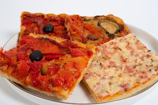 Porción De Coca De Jamón Y Queso