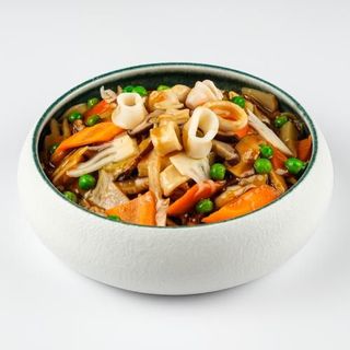 Rezanci s lignjama i povrćem