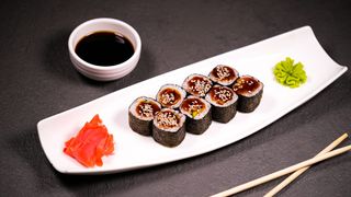 Ролл с угрем