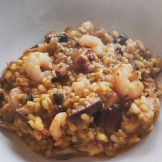 Risotto con nata, champiñones y gambas 