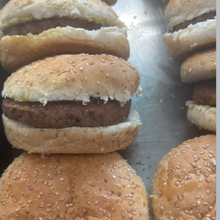 Panino hamburger semplice +insalata