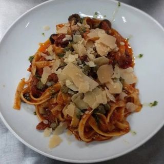 Талиатели с маслини и сушени домати (500г)