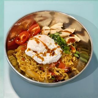 Жареный рамён с курицей