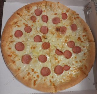 Menù pizza e würstel