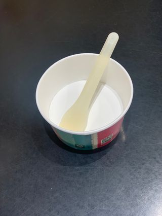 Coppetta vuota e palettina