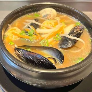 232 Ramen con frutti di mare