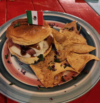 Hamburguesa chilindrona