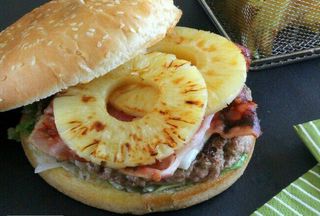 Menu hamburguesa hawaiana con nuggets de pollo 5 uni