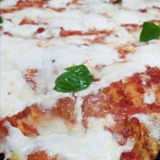 Pizza Margherita rossa in teglia