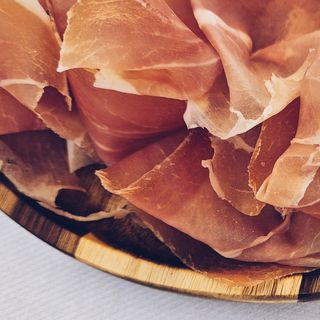 Domaći njeguški pršut