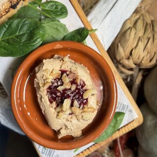 Foie gras pate con trufa y mermelada de bayas 