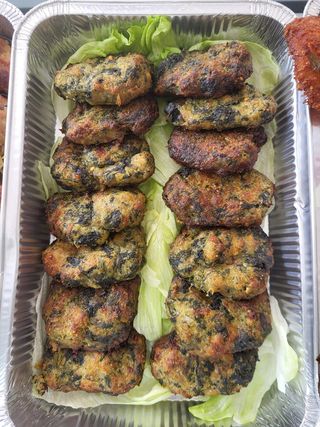 Polpette di pollo con spinaci e aglio